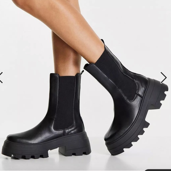 Black chunky Chelsea boots (WIDE FIT SIZE 8) - Picture 1 of 3